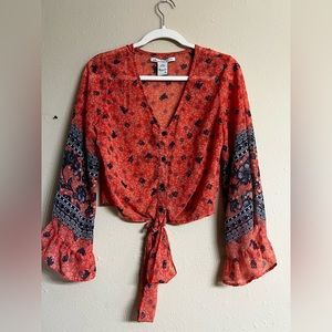 Breezy light top perfect for the summer fall transition.